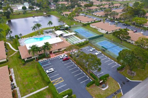 Villa ou maison à vendre à Delray Beach, Floride: 3 chambres, 107.77 m2 № 952272 - photo 2