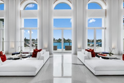 Villa ou maison à vendre à Miami Beach, Floride: 7 chambres, 1306.21 m2 № 920615 - photo 29