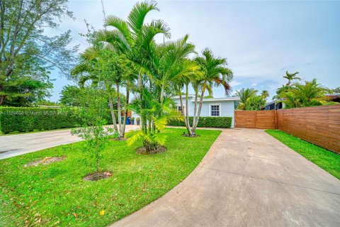 Villa ou maison à vendre à South Miami, Floride: 3 chambres, 152.08 m2 № 1094810 - photo 2