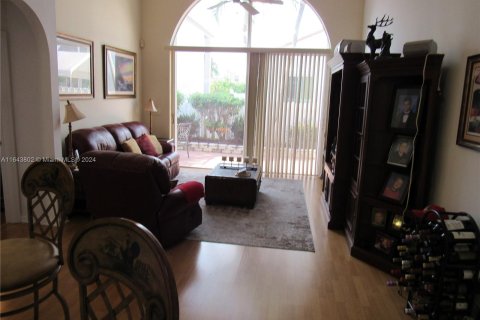 Casa en venta en Pembroke Pines, Florida, 3 dormitorios, 164.53 m2 № 1325686 - foto 6