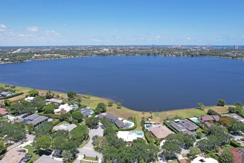 Villa ou maison à vendre à West Palm Beach, Floride: 4 chambres, 302.77 m2 № 1155568 - photo 2