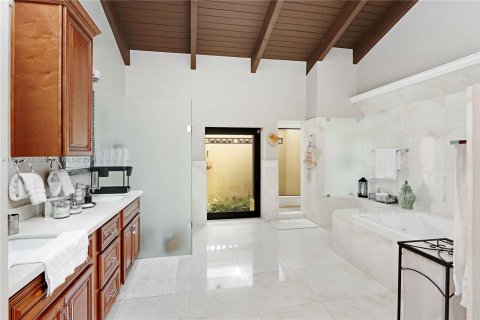 Villa ou maison à vendre à Palmetto Bay, Floride: 3 chambres, 310.39 m2 № 1229034 - photo 27