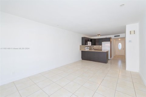 Condominio en venta en Hallandale Beach, Florida, 1 dormitorio, 67.26 m2 № 1216770 - foto 7