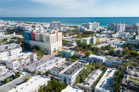 Condo in Miami Beach, Florida, 1 bedroom  № 958898 - photo 26