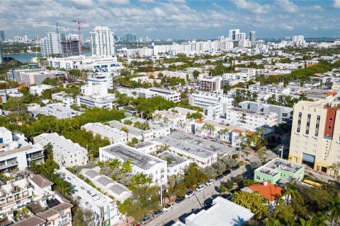 Condo in Miami Beach, Florida, 1 bedroom  № 958898 - photo 25