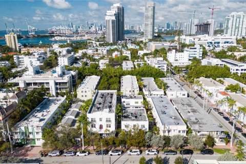 Condo in Miami Beach, Florida, 1 bedroom  № 958898 - photo 24