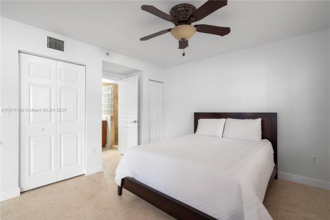 Condo in Miami Beach, Florida, 1 bedroom  № 958898 - photo 4