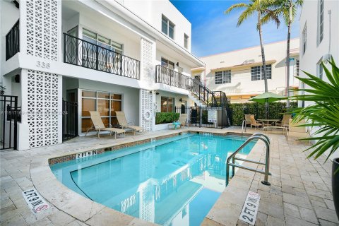 Condo in Miami Beach, Florida, 1 bedroom  № 958898 - photo 14