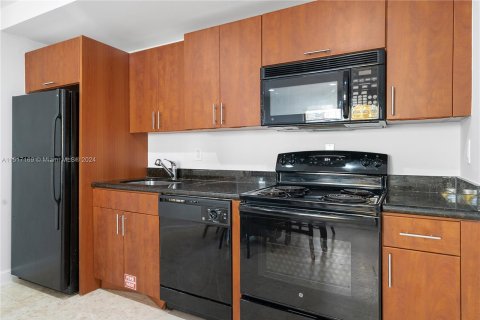 Condo in Miami Beach, Florida, 1 bedroom  № 958898 - photo 3