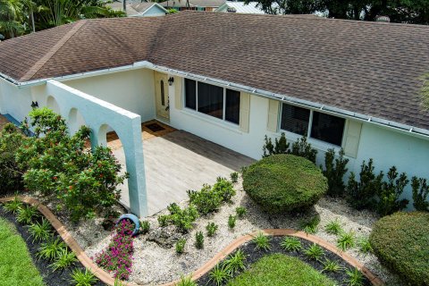 House in Fort Lauderdale, Florida 2 bedrooms, 156.26 sq.m. № 1231222 - photo 1