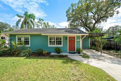 House in Tampa, Florida 3 bedrooms, 103.49 sq.m. № 1401767 - photo 1