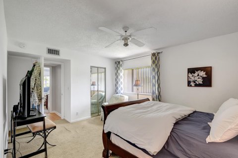 Condo in Lake Worth, Florida, 3 bedrooms  № 849851 - photo 29