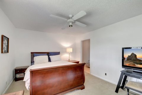 Condo in Lake Worth, Florida, 3 bedrooms  № 849851 - photo 27