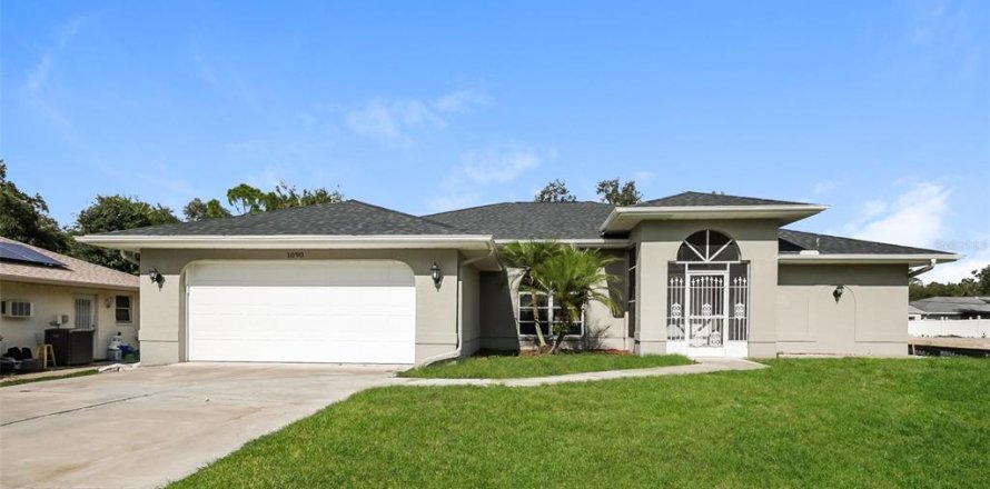 House in Port Charlotte, Florida 3 bedrooms, 191.47 sq.m. № 1253256