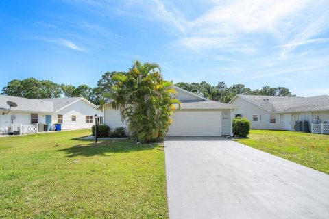 House in Stuart, Florida 3 bedrooms, 141.77 sq.m. № 1141389 - photo 24