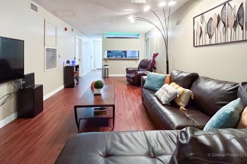 Condominio en alquiler en Gainesville, Florida, 1 dormitorio, 30.47 m2 № 890635 - foto 4