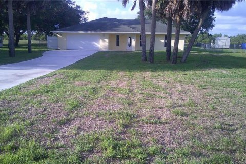 House in Okeechobee, Florida 2 bedrooms, 177.44 sq.m. № 1247762 - photo 28