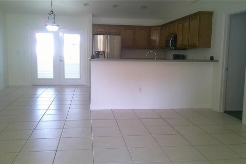 House in Okeechobee, Florida 2 bedrooms, 177.44 sq.m. № 1247762 - photo 9