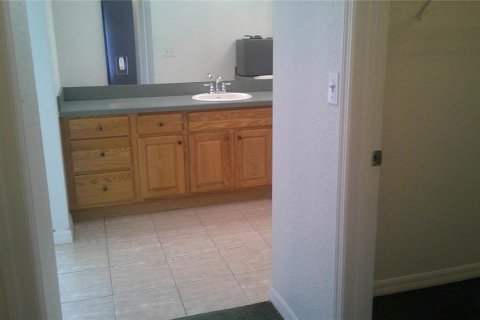 House in Okeechobee, Florida 2 bedrooms, 177.44 sq.m. № 1247762 - photo 15