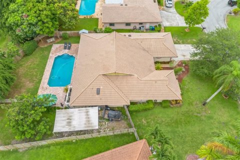 Villa ou maison à vendre à Coral Springs, Floride: 4 chambres, 239.22 m2 № 1274870 - photo 6