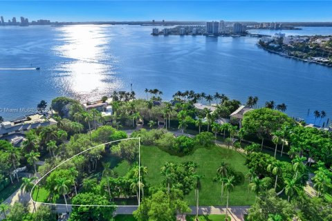 Купить земельный участок в Майами-Бич, Флорида № 832455 - фото 2