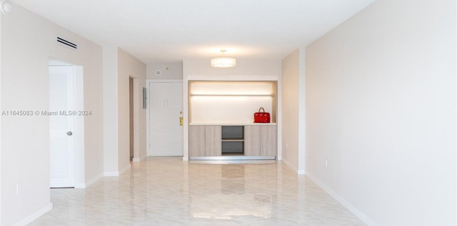 Condo à Sunny Isles Beach, Floride, 1 chambre  № 1328857