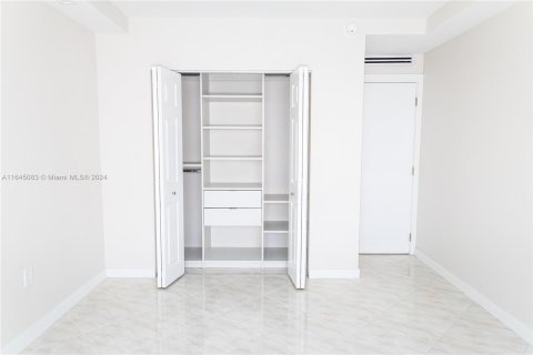 Condo in Sunny Isles Beach, Florida, 1 bedroom  № 1328857 - photo 7