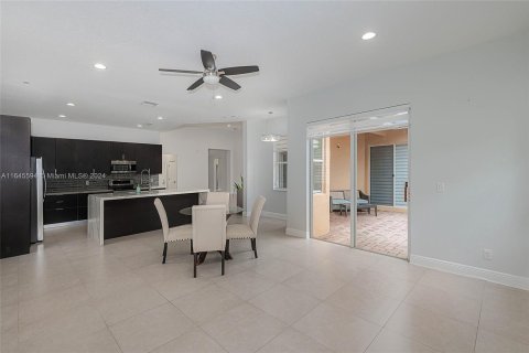 House in Miramar, Florida 4 bedrooms, 244.7 sq.m. № 1328778 - photo 13