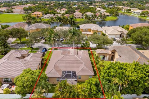 Casa en venta en Miramar, Florida, 4 dormitorios, 244.7 m2 № 1328778 - foto 4