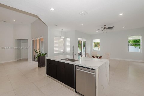 Villa ou maison à vendre à Miramar, Floride: 4 chambres, 244.7 m2 № 1328778 - photo 10