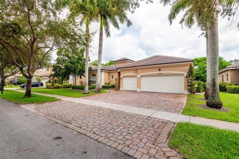 Villa ou maison à vendre à Miramar, Floride: 4 chambres, 244.7 m2 № 1328778 - photo 1