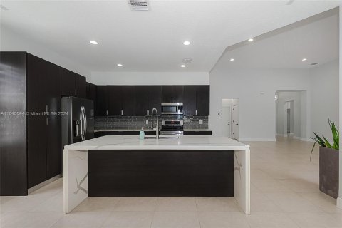 Casa en venta en Miramar, Florida, 4 dormitorios, 244.7 m2 № 1328778 - foto 12