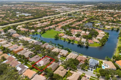 Villa ou maison à vendre à Miramar, Floride: 4 chambres, 244.7 m2 № 1328778 - photo 3