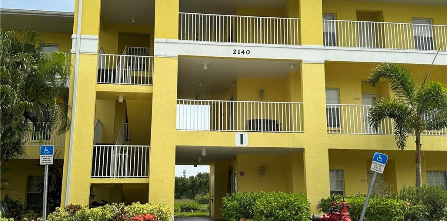 Condo in Punta Gorda, Florida, 2 bedrooms  № 1273889