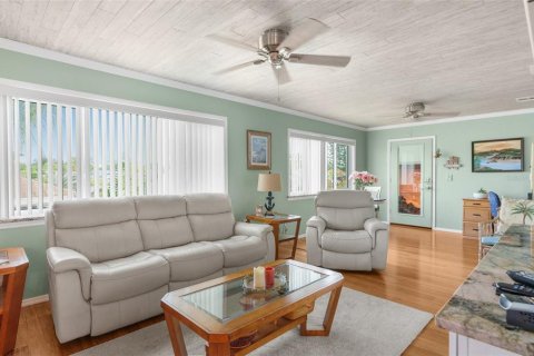 Condo in New Port Richey, Florida, 2 bedrooms  № 1202113 - photo 6