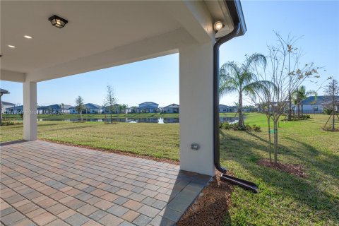 Villa ou maison à vendre à Port St. Lucie, Floride: 5 chambres, 268.86 m2 № 997857 - photo 13