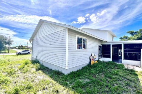 House in Port Charlotte, Florida 3 bedrooms, 137.68 sq.m. № 1245993 - photo 20