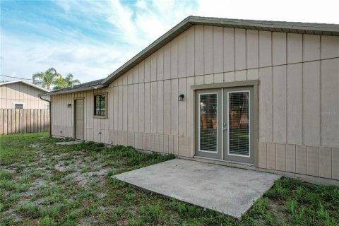 Villa ou maison à vendre à Edgewater, Floride: 3 chambres, 115.2 m2 № 1122237 - photo 9