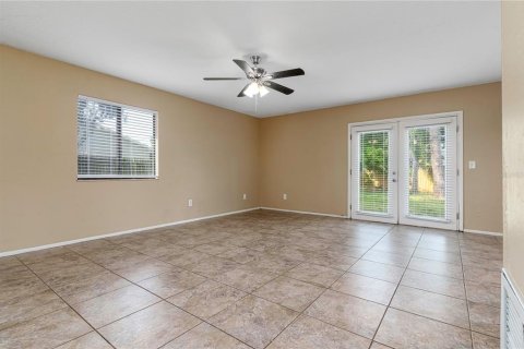 House in Edgewater, Florida 3 bedrooms, 115.2 sq.m. № 1122237 - photo 13