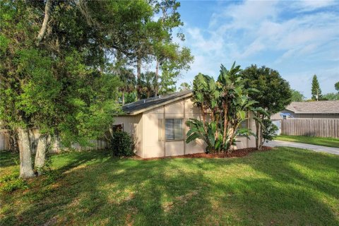 House in Edgewater, Florida 3 bedrooms, 115.2 sq.m. № 1122237 - photo 3