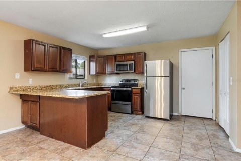 House in Edgewater, Florida 3 bedrooms, 115.2 sq.m. № 1122237 - photo 16