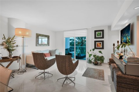 Copropriété à vendre à Miami, Floride: 2 chambres, 127 m2 № 1215338 - photo 9