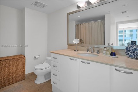 Condo in Miami, Florida, 2 bedrooms  № 1215338 - photo 21