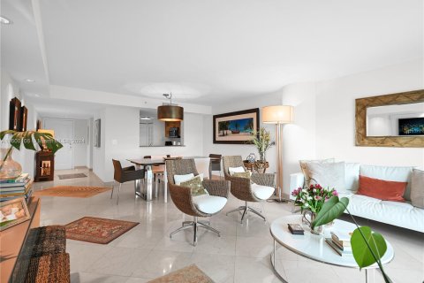 Condo in Miami, Florida, 2 bedrooms  № 1215338 - photo 15