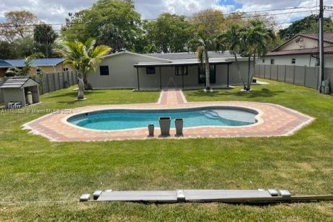 Villa ou maison à vendre à Miami Lakes, Floride: 3 chambres, 204.01 m2 № 1116048 - photo 2