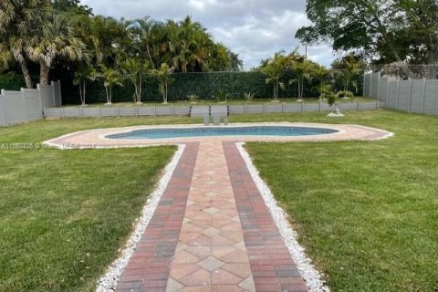 Villa ou maison à vendre à Miami Lakes, Floride: 3 chambres, 204.01 m2 № 1116048 - photo 4