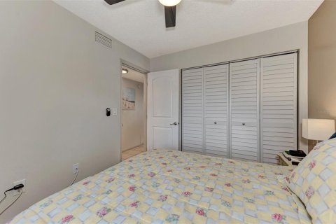 Condo in Sarasota, Florida, 1 bedroom  № 939159 - photo 24