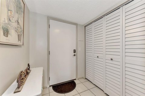 Condo in Sarasota, Florida, 1 bedroom  № 939159 - photo 4