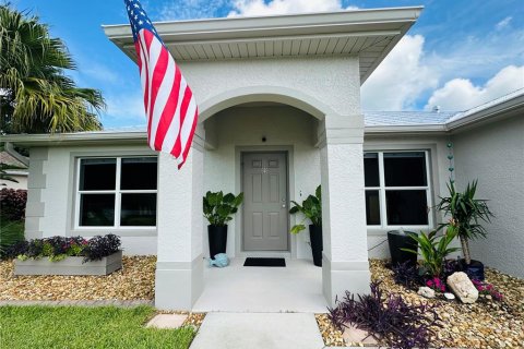 Villa ou maison à vendre à North Port, Floride: 3 chambres, 175.86 m2 № 1278799 - photo 4