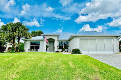 Villa ou maison à vendre à North Port, Floride: 3 chambres, 175.86 m2 № 1278799 - photo 1